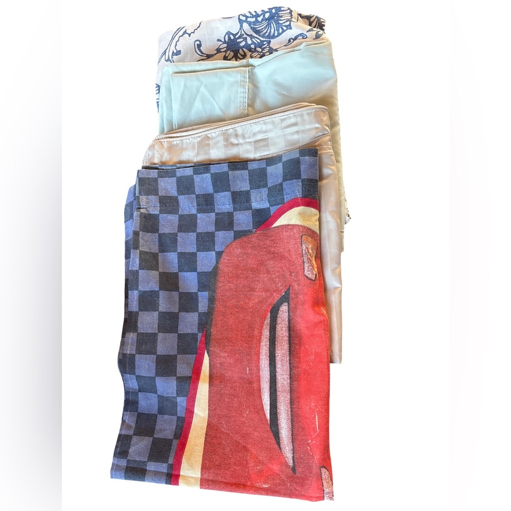 (3 for $12 item) 5 pillowcases, guests, travel, camping, cleaning, sleepovers